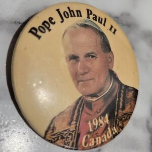 Vintage 1984 Pope John Paul II Commemorative Button